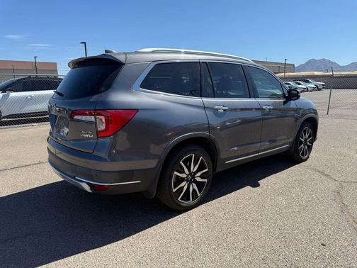 Modern Steel Metallic 2019 Honda Pilot Elite