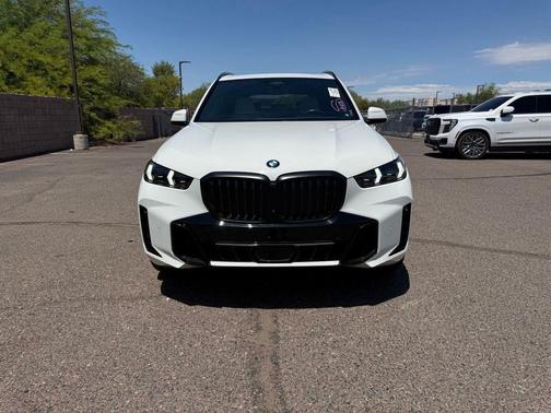 Alpine White 2024 BMW X5 xDrive40i