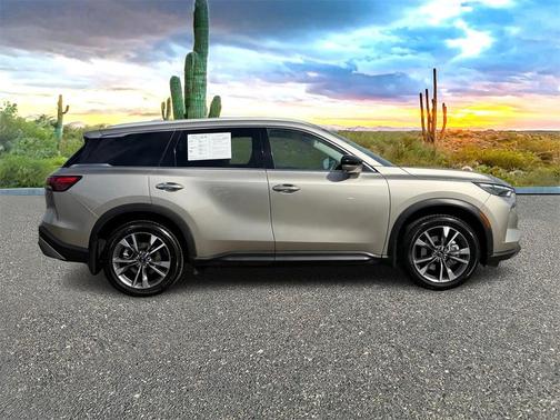 2022 INFINITI QX60 Luxe