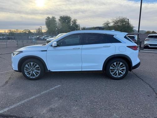 2023 INFINITI QX50 LUXE