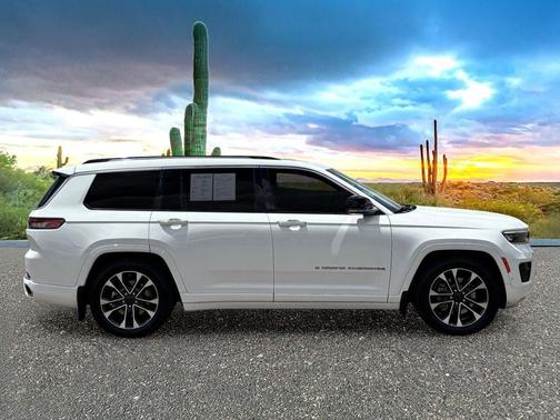 Bright White Clearcoat 2021 Jeep Grand Cherokee L Overland