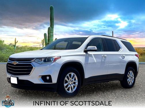 Iridescent Pearl Tricoat 2021 Chevrolet Traverse LT Cloth