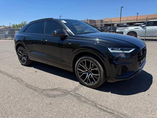 2022 Audi Q8 55 Premium Plus
