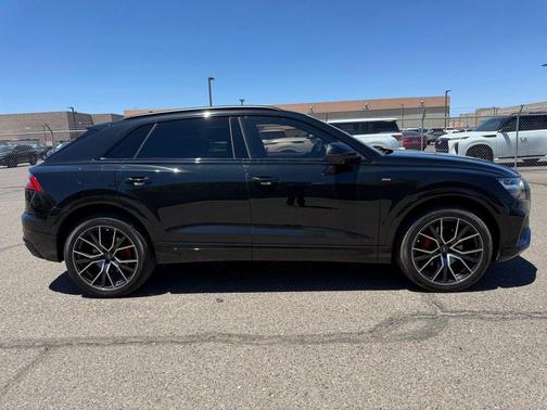2022 Audi Q8 55 Premium Plus