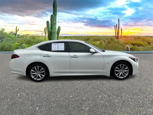 2018 INFINITI Q70 3.7 LUXE