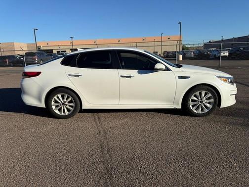 2017 Kia Optima LX