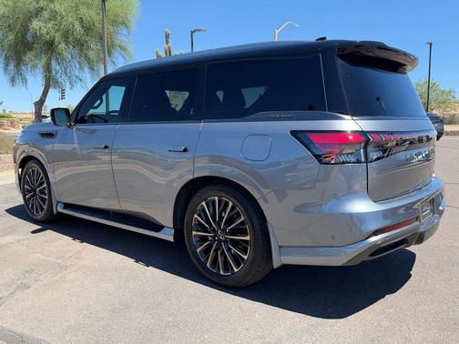 Dynamic Metal/Black Obsidian 2027 INFINITI QX80 AUTOGRAPH