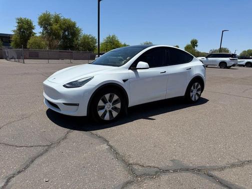 2022 Tesla Model Y Long Range Dual Motor All-Wheel Drive