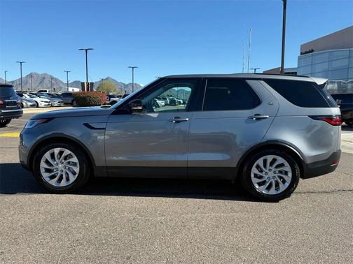 2025 Land Rover Discovery P300 S