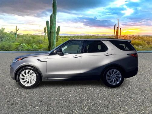 2025 Land Rover Discovery P300 S