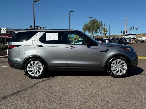 2025 Land Rover Discovery P300 S