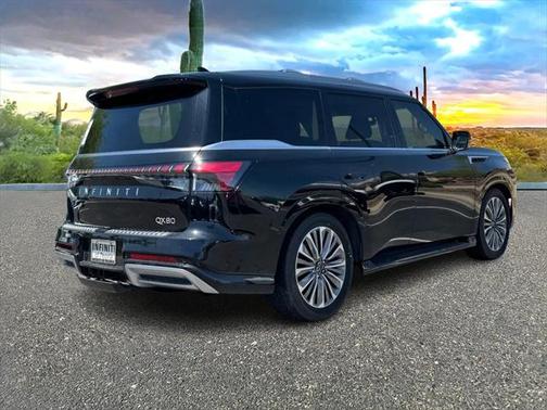 2025 INFINITI QX80 Luxe