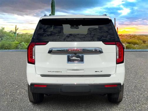 2023 GMC Yukon SLT