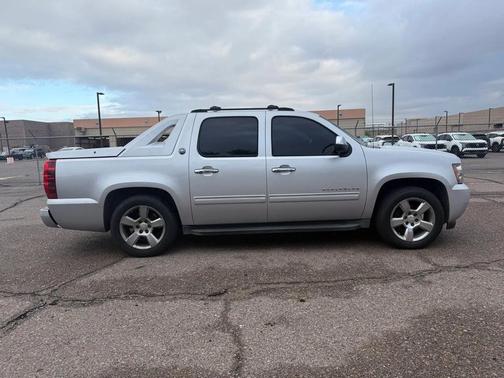 2013 Chevrolet Avalanche LS