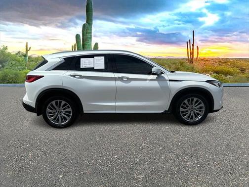 2023 INFINITI QX50 LUXE AWD