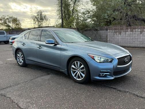 2015 INFINITI Q50 Premium