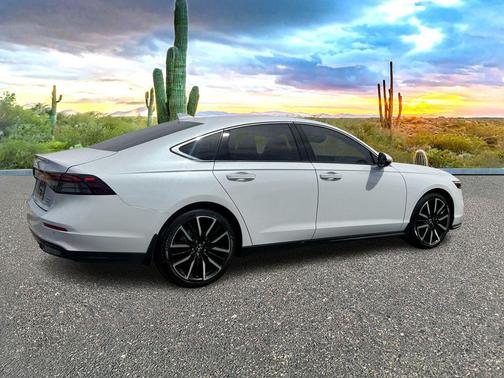 Platinum White Pearl 2023 Honda Accord Hybrid Touring