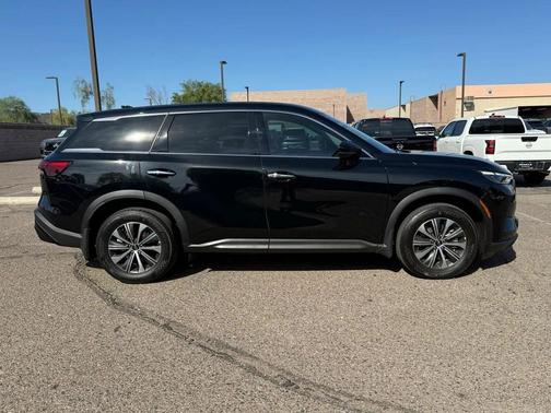 2025 INFINITI QX60 Pure