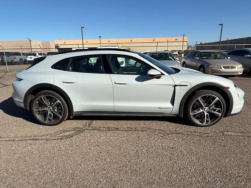 2022 Porsche Taycan 4