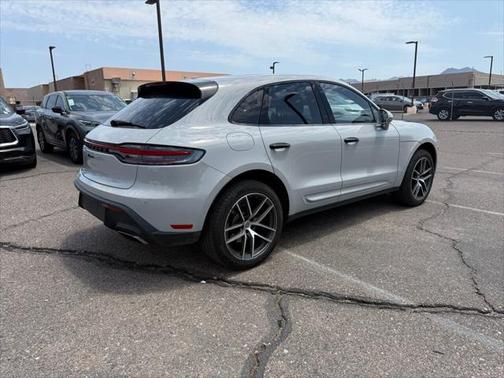 2024 Porsche Macan Base