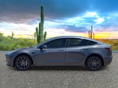 Midnight Silver 2022 Tesla Model 3 Long Range