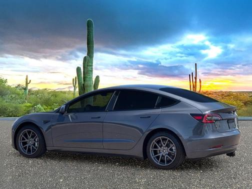 Midnight Silver 2022 Tesla Model 3 Long Range