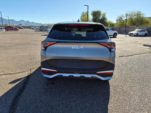 2024 Kia Sportage LX