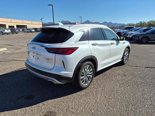 2024 INFINITI QX50 LUXE