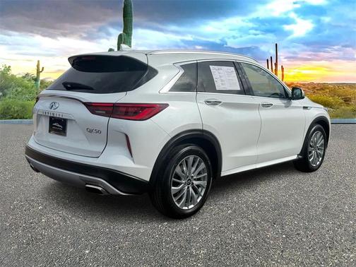 2024 INFINITI QX50 LUXE