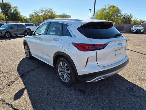 2024 INFINITI QX50 LUXE