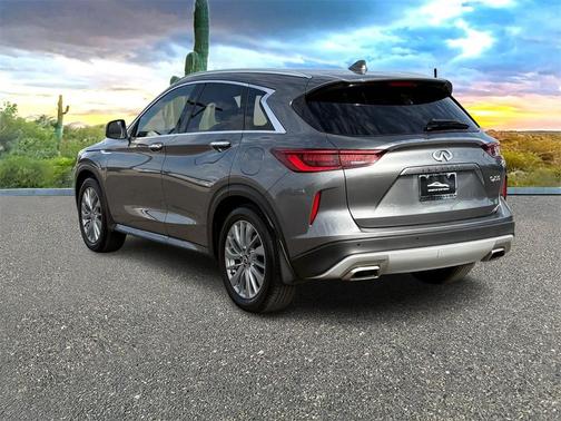2023 INFINITI QX50 LUXE