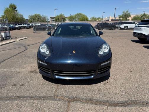 Blue 2016 Porsche Panamera 4