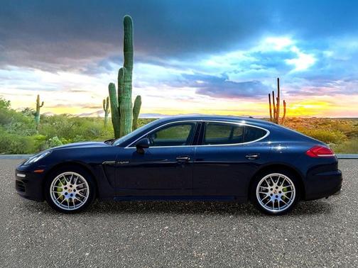Blue 2016 Porsche Panamera 4