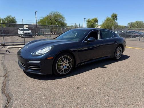 Blue 2016 Porsche Panamera 4