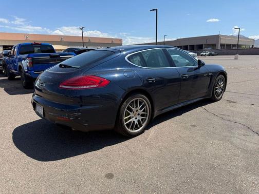 Blue 2016 Porsche Panamera 4