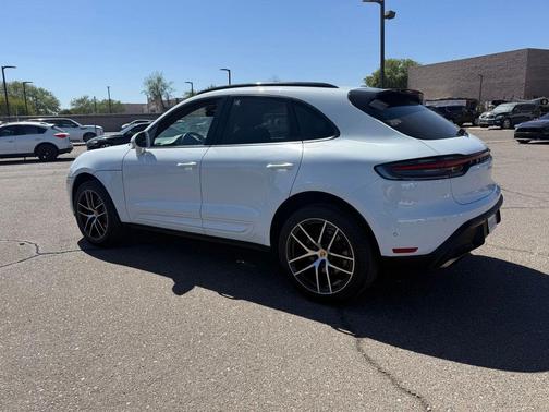 2022 Porsche Macan Macan