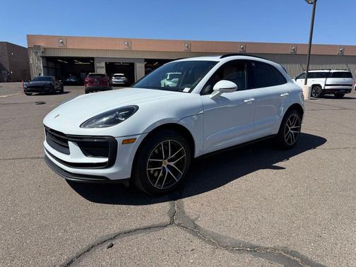 2022 Porsche Macan Macan