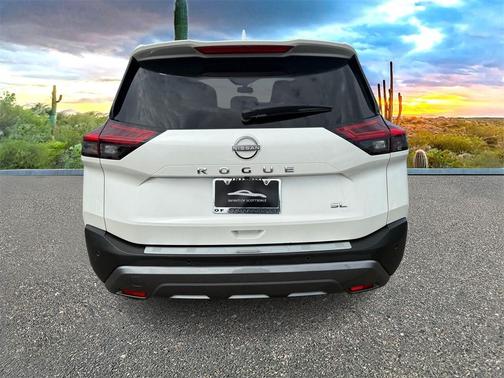 2022 Nissan Rogue SL
