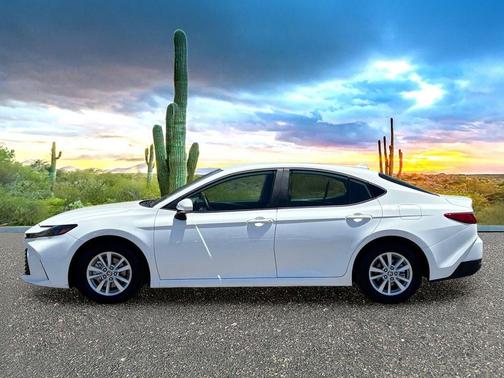 Ice Cap 2026 Toyota Camry LE