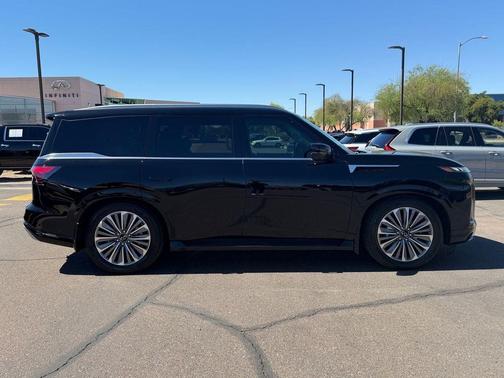 Black Obsidian 2027 INFINITI QX80 Luxe