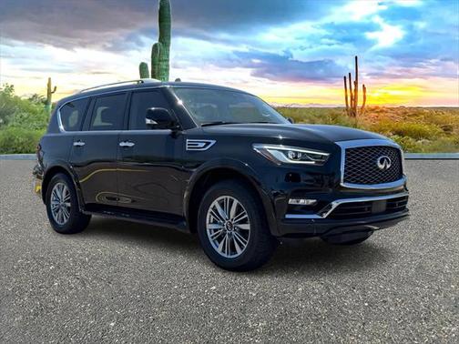 2022 INFINITI QX80 Luxe