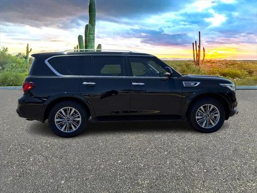 2022 INFINITI QX80 Luxe