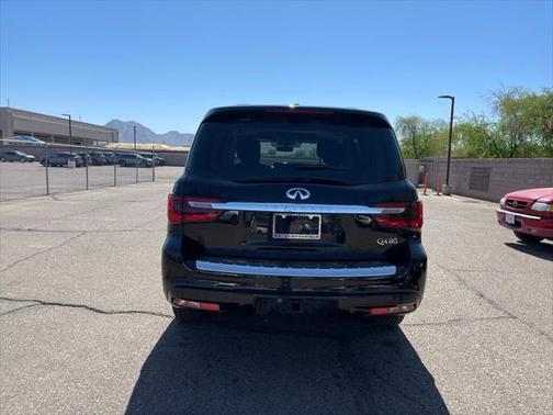 2022 INFINITI QX80 Luxe