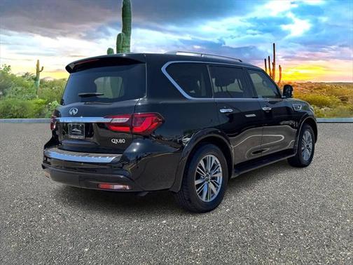2022 INFINITI QX80 Luxe