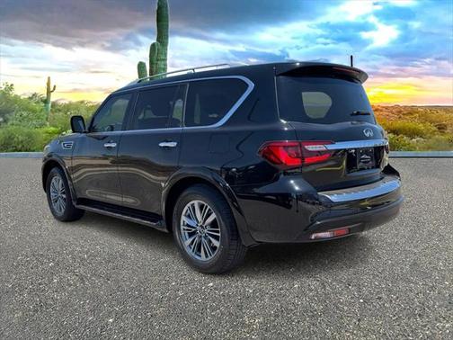 2022 INFINITI QX80 Luxe