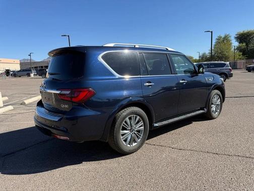2024 INFINITI QX80 Luxe