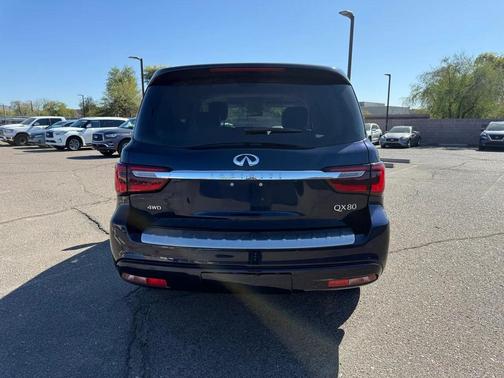 2024 INFINITI QX80 Luxe