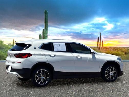 Alpine White 2023 BMW X2 sDrive28i