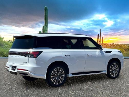 Radiant White 2027 INFINITI QX80 Luxe