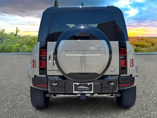 2023 Land Rover Defender 110 X-Dynamic SE
